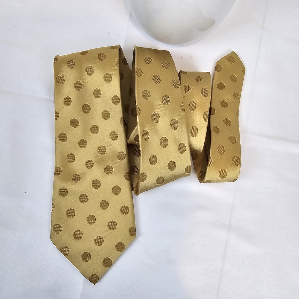 BCBG Attitude Gold Handmade 100% Silk Men's Designer Tie